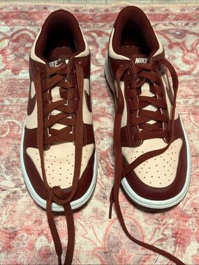 Nike youth  Low-Top Sneakers in Maroon and Light pink